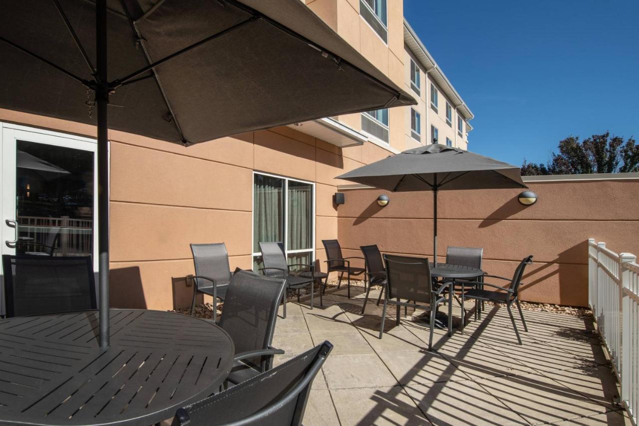 Fairfield Inn And Suites By Marriott Harrisonburg Exteriör bild